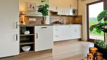 Kühlschrank, Mikrowelle, Geschirrspüler