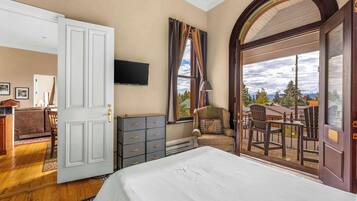 2 quartos, escrivaninha, ferros/tábuas de passar roupa, Wi-Fi