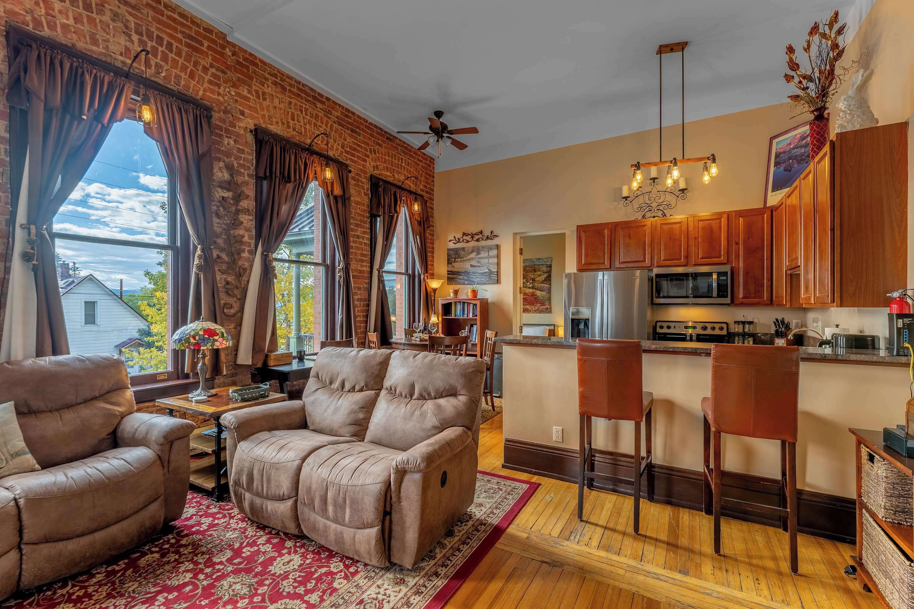 TV, fireplace, Netflix, streaming services