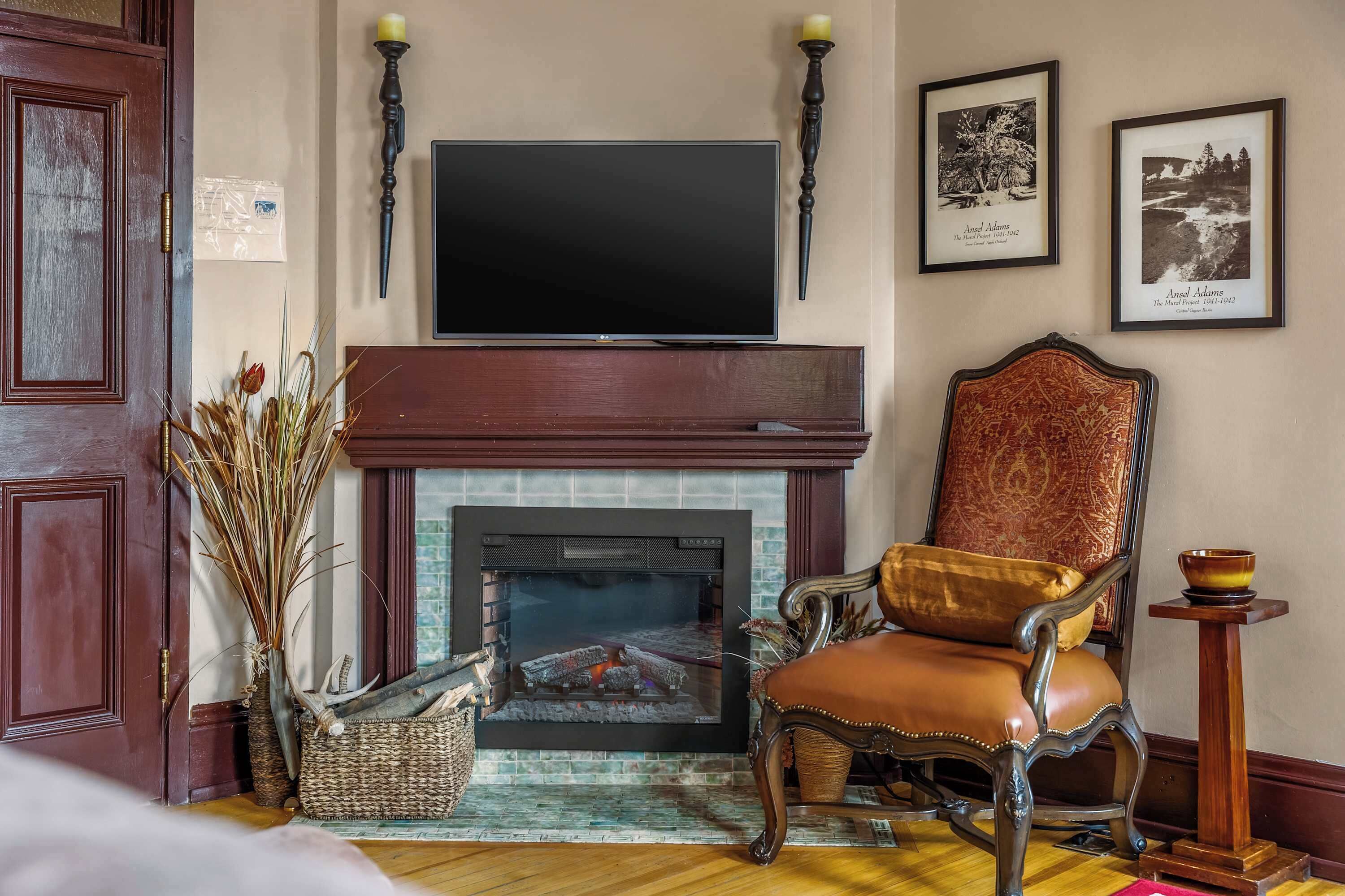 TV, fireplace, Netflix, streaming services