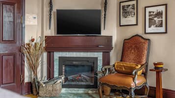 TV, fireplace, Netflix, streaming services