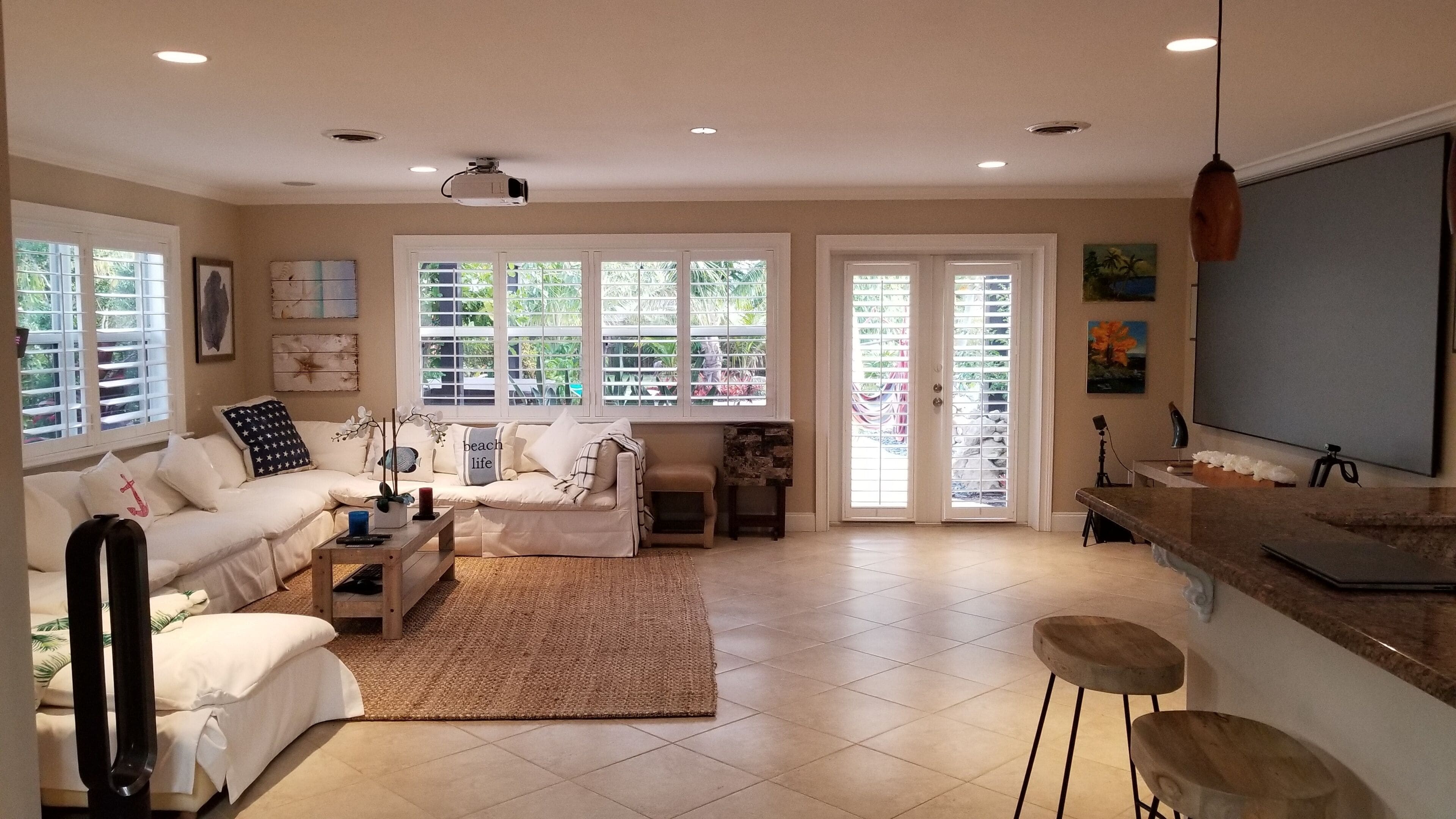 TV connectée, lecteur de DVD, chaîne hi-fi