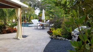 屋外ダイニングエリア