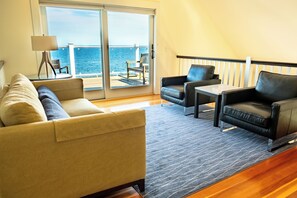 スマートテレビ、暖炉、テレビゲーム、DVD プレーヤー