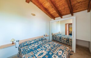 1 chambre, lit parapluie, draps fournis