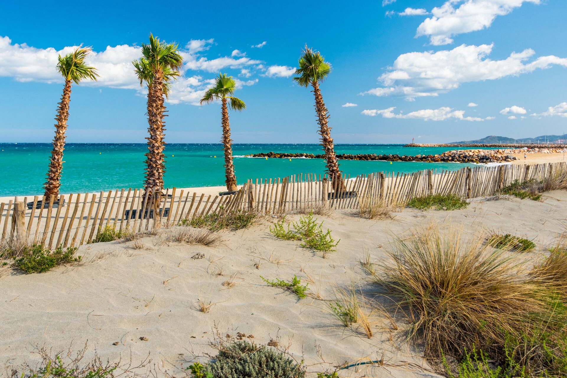 Beach nearby, sun loungers