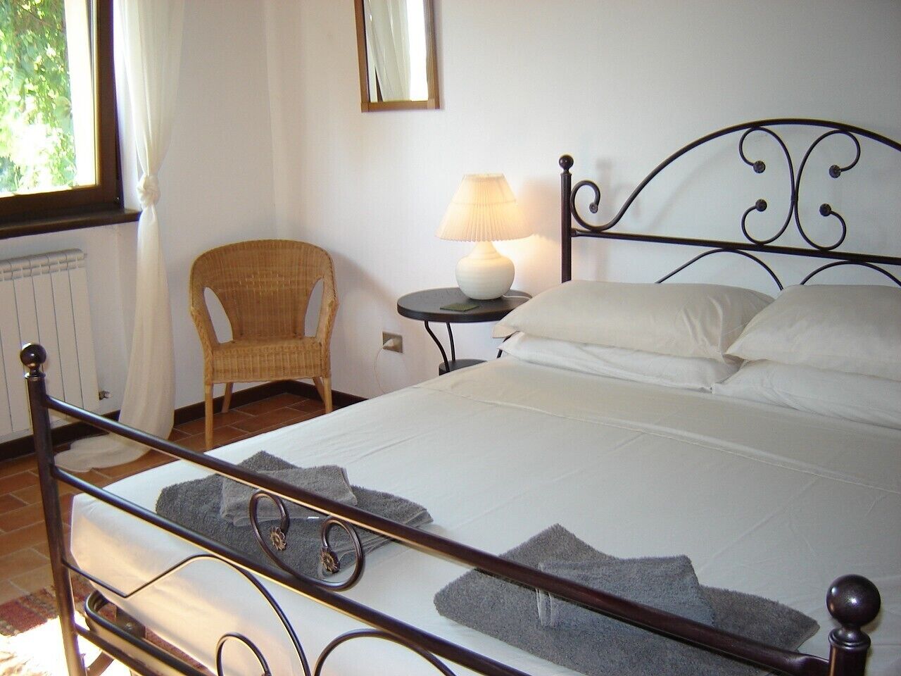 La-Mimosa, charming self-catering apartment in rural Le Marche
