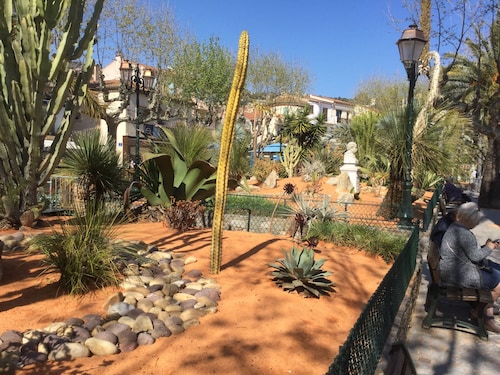 Beautiful comfortable apartment 300m from the beach AU LAVANDOU