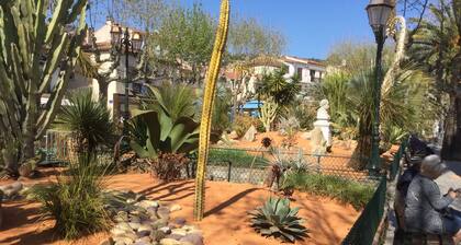 Beautiful comfortable apartment 300m from the beach AU LAVANDOU