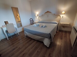 3 bedrooms, desk, iron/ironing board, travel cot