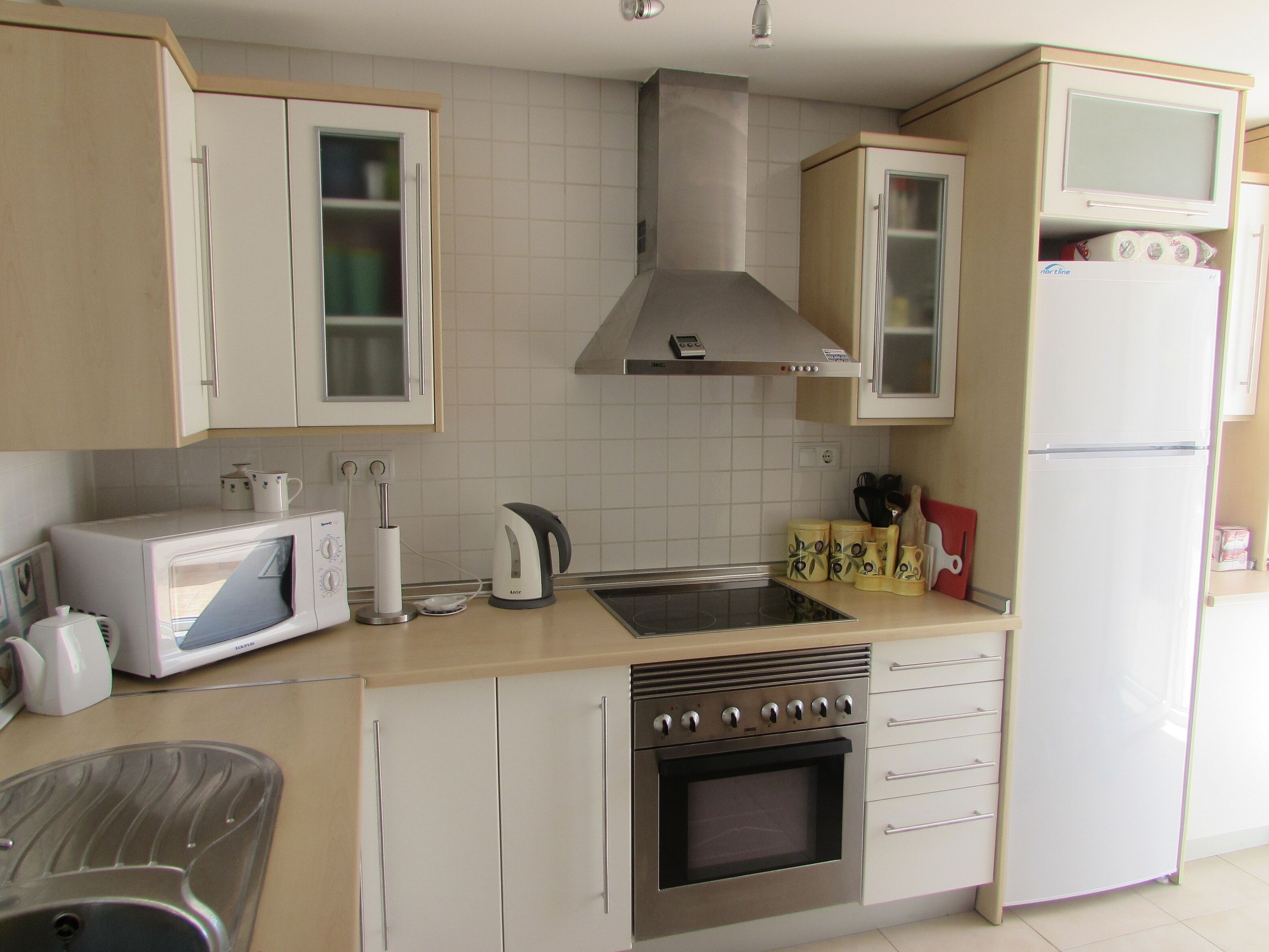 Beautiful villa with large heated pool, free wi-fi and air con in all bedrooms.