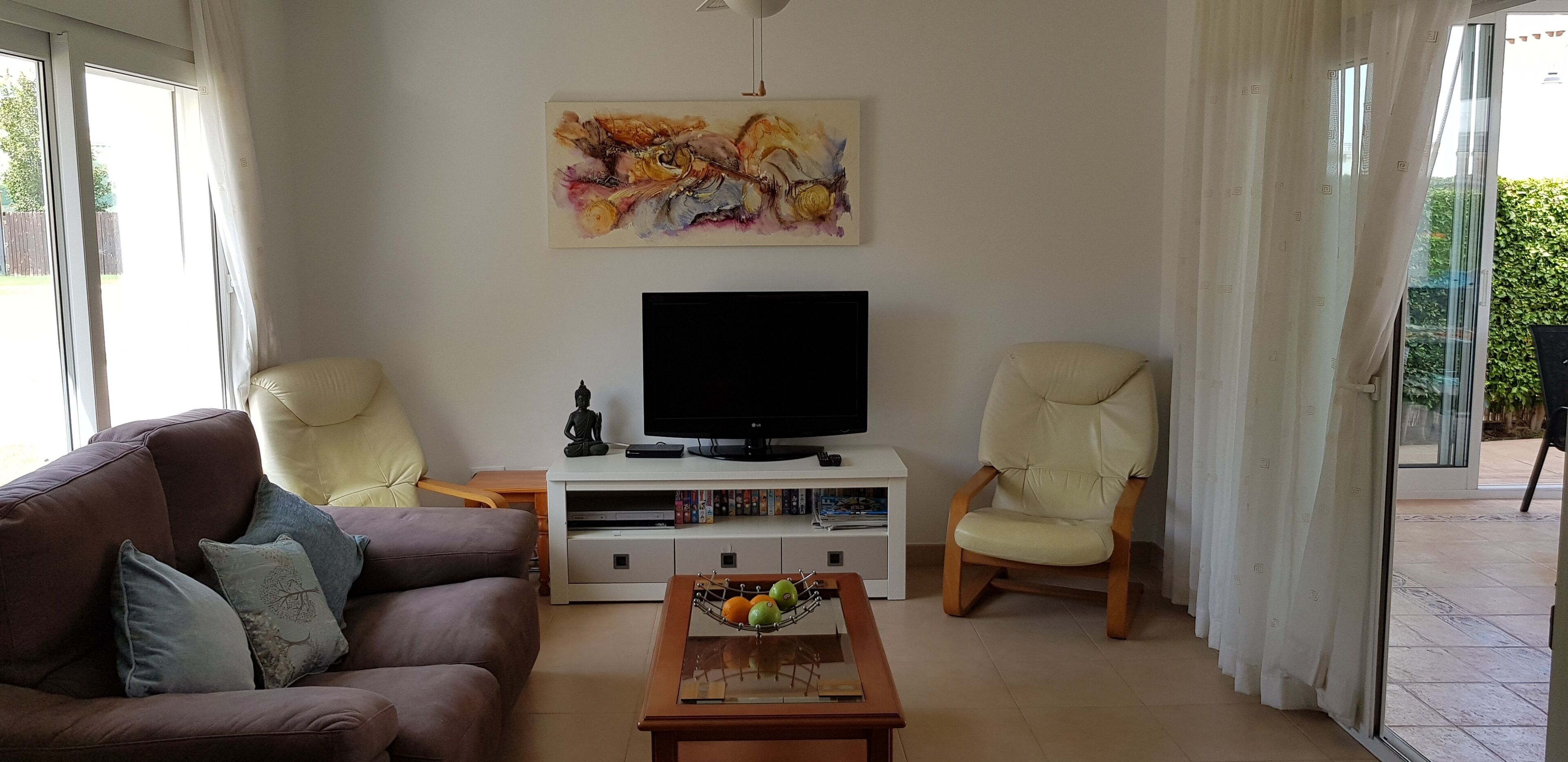 Beautiful villa with large heated pool, free wi-fi and air con in all bedrooms.