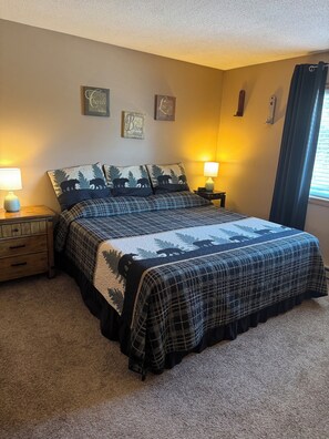2 bedrooms, WiFi, bed sheets - Cozy condo with private access to the Saco River (Conway)