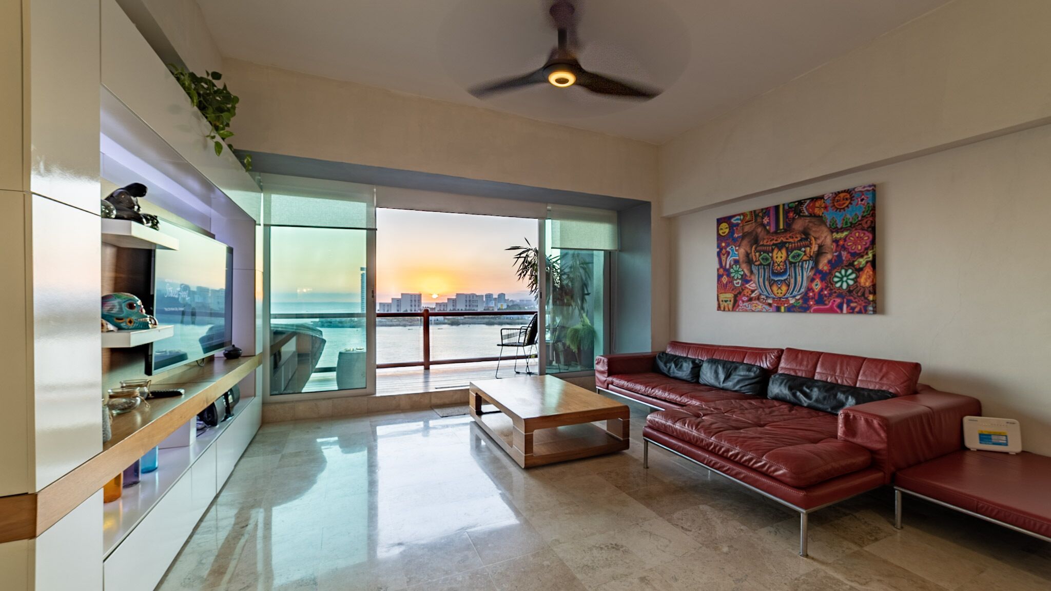 Condo Cruise View, Great Location!