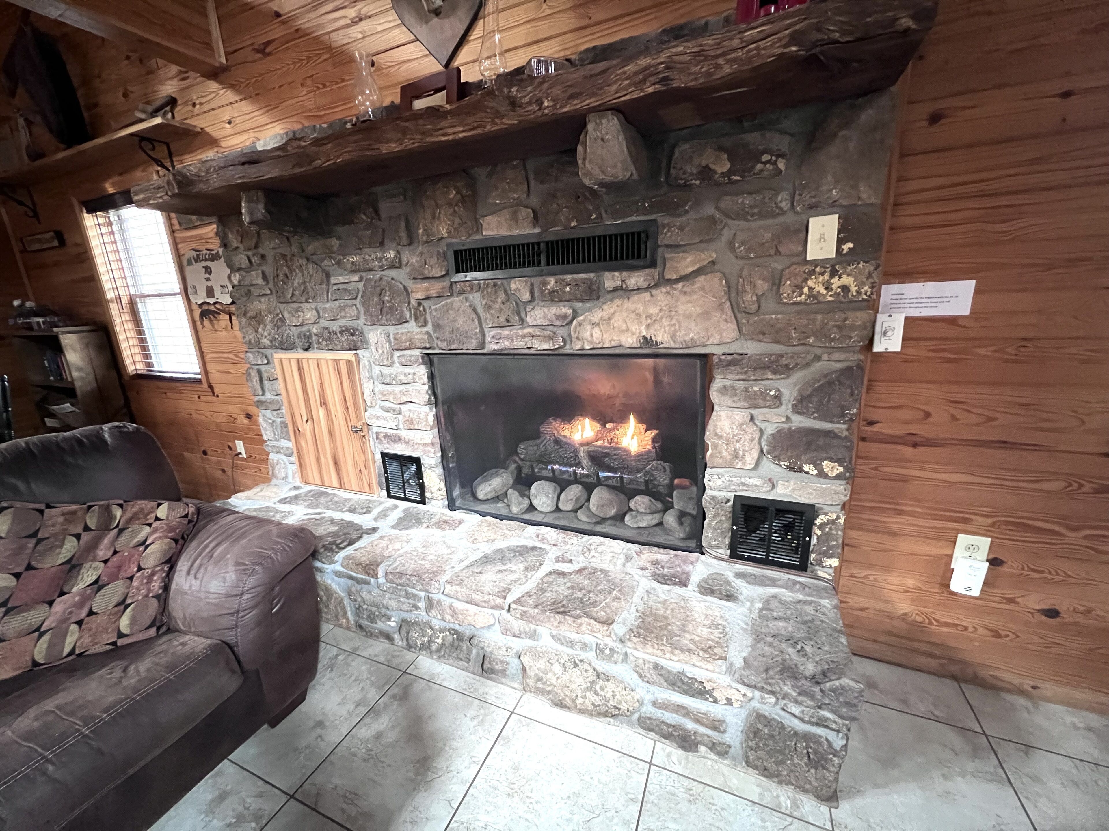 near Jasper, sanitized carefully, secluded, close to Buffalo River, hiking, WIFI