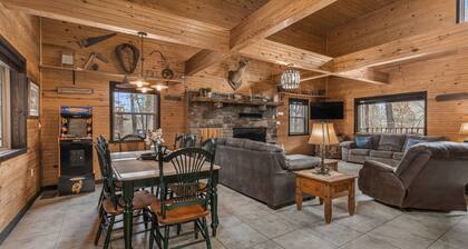 near Jasper, secluded, close to Buffalo River, hiking, WIFI, Arcade game,