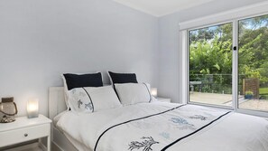 4 Schlafzimmer, Bügeleisen/Bügelbrett