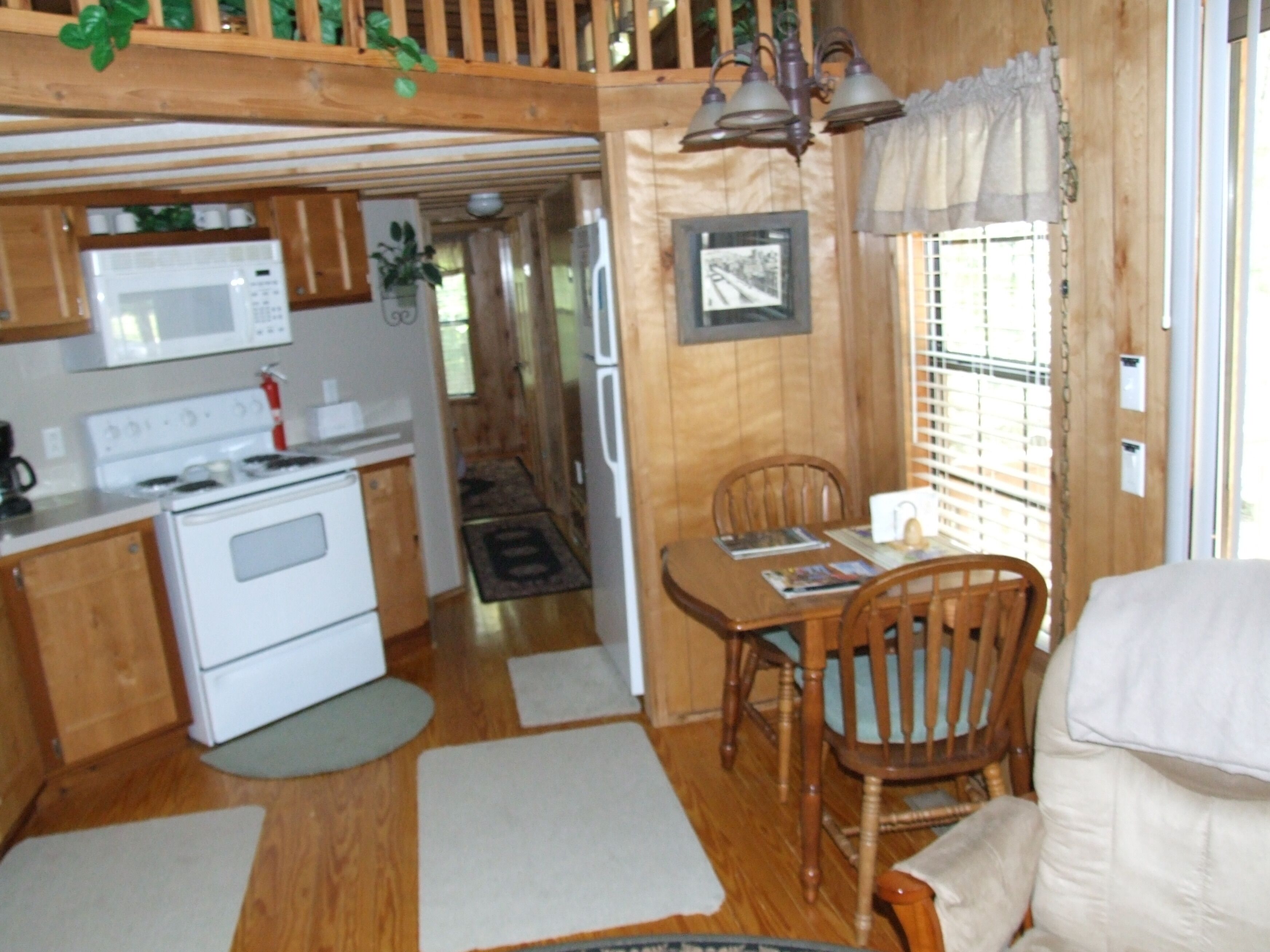 TO-Lofted cabin in woods-Cumberland Plateau Retreat (Three + nights $75 OFF)