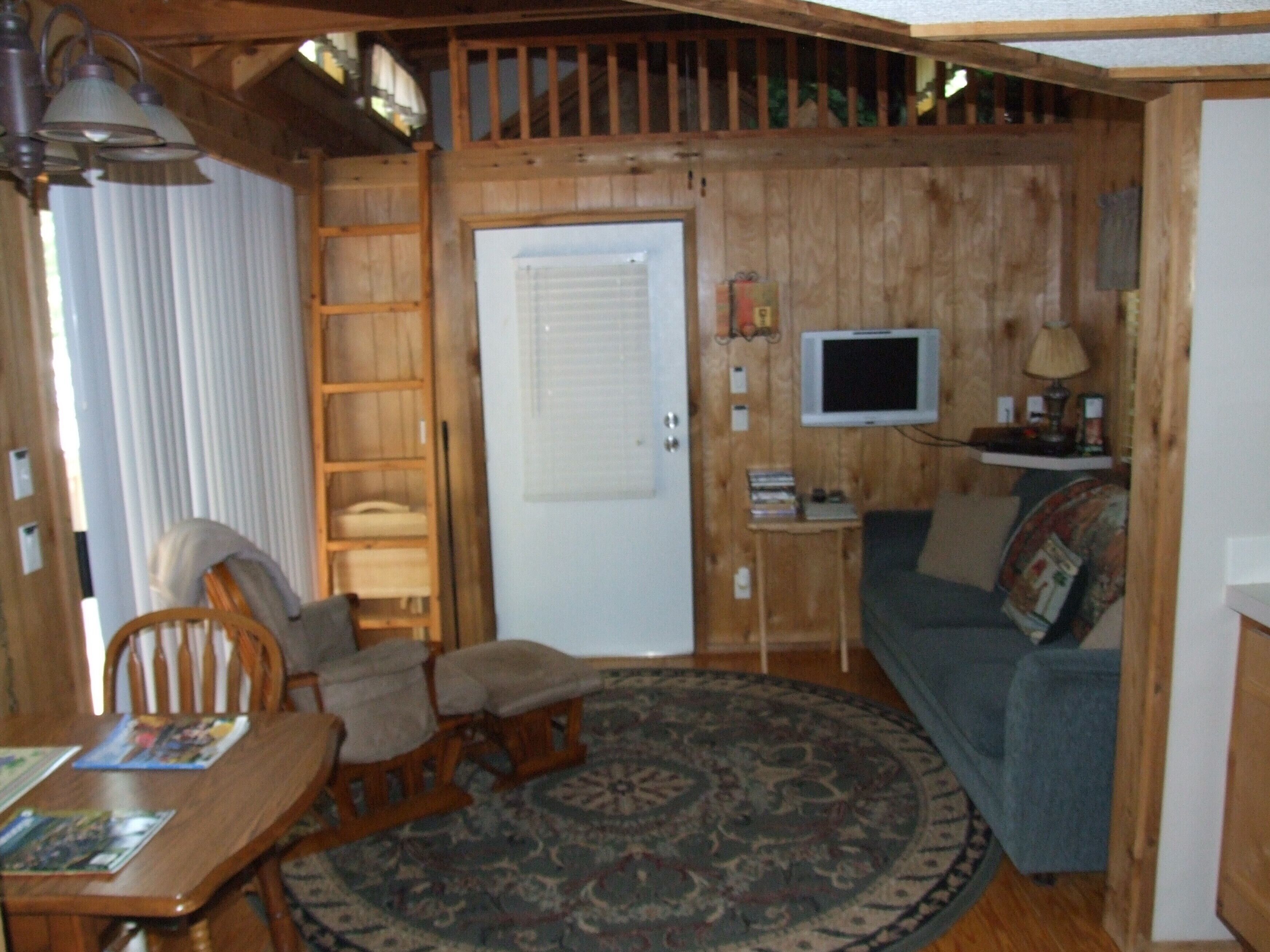 TO-Lofted cabin in woods-Cumberland Plateau Retreat (Three + nights $75 OFF)