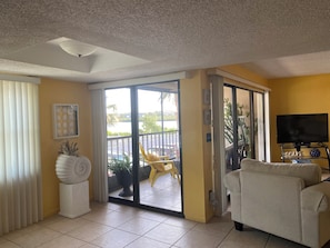 Smart-TV, Stereoanlage