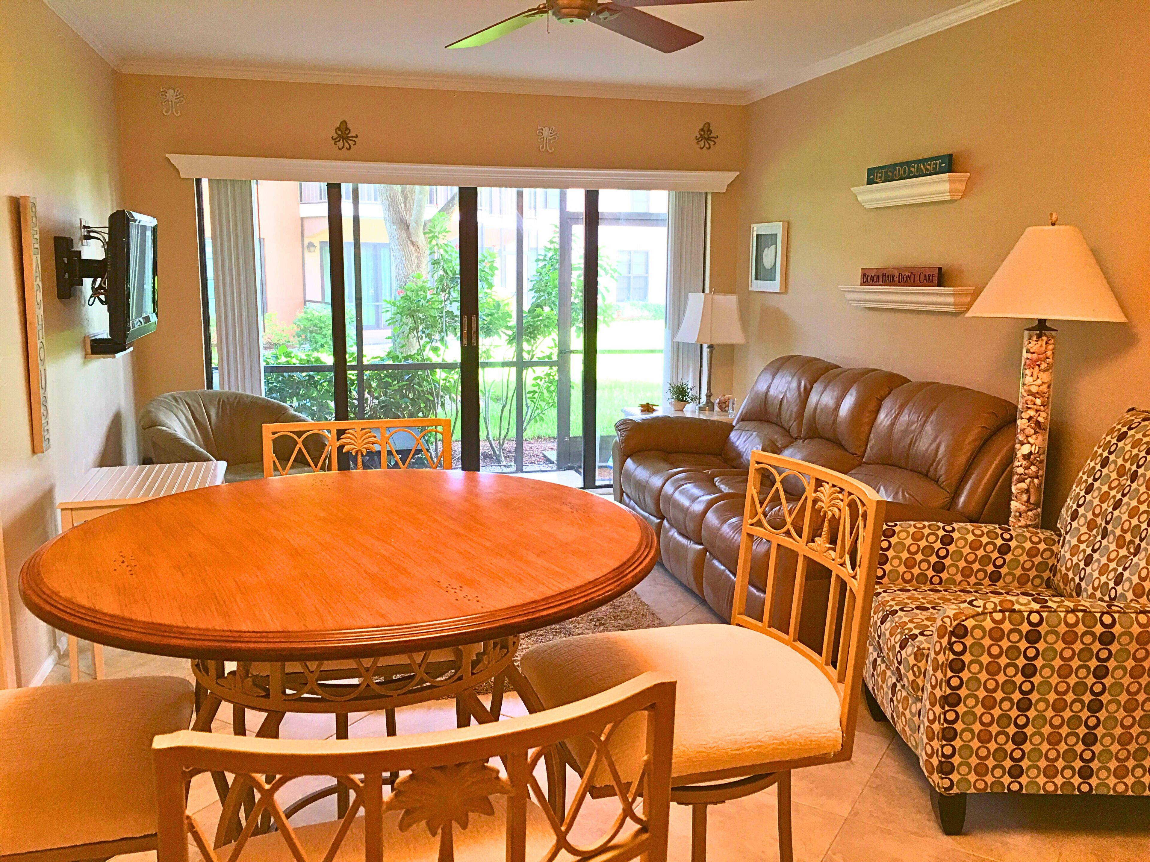 ☀Mariner 1st Floor Condo Across from the Beach☀