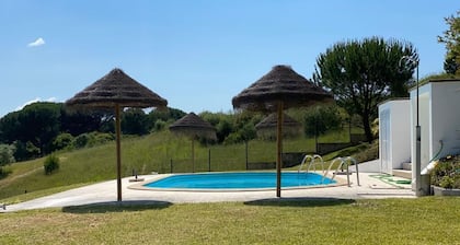 Villa trÚs calme, vue imprenable, idéal pour les familles, de plaisir et de détente.