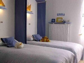 4 Schlafzimmer, Bügeleisen/Bügelbrett, Bettwäsche