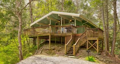 Creekside Cabin.... a little bit of Country Livin'