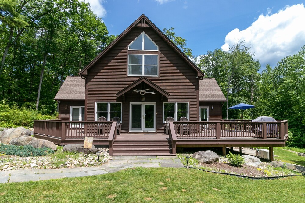 Lake George Mountain Retreat (Family And Pet Friendly)