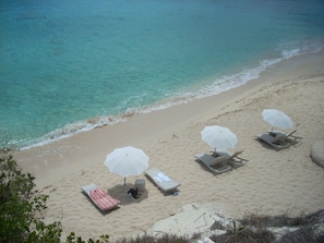 On the beach, beach towels - The Cliffs 2BR 2.5BA Apt Private Beach Sleeps 5
Luxury Oceanfront Apartment (Cupecoy)