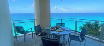 The Cliffs 2BR 2.5BA Apt Private Beach Sleeps 5
Luxury Oceanfront Apartment