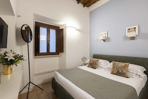8 Schlafzimmer, Zimmersafe, Bügeleisen/Bügelbrett, Reisekinderbett