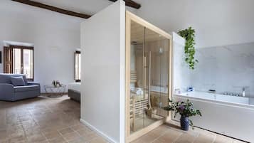 8 habitaciones y caja de seguridad en la habitación