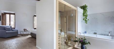 8 chambres, coffres-forts dans les chambres, fer et planche Ă repasser