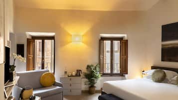 8 camere, una cassaforte in camera, ferro/asse da stiro