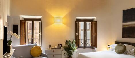 8 slaapkamers, een kluis op de kamer, een strijkplank/strijkijzer