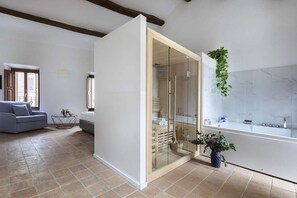 8 camere, Wi-Fi, lenzuola