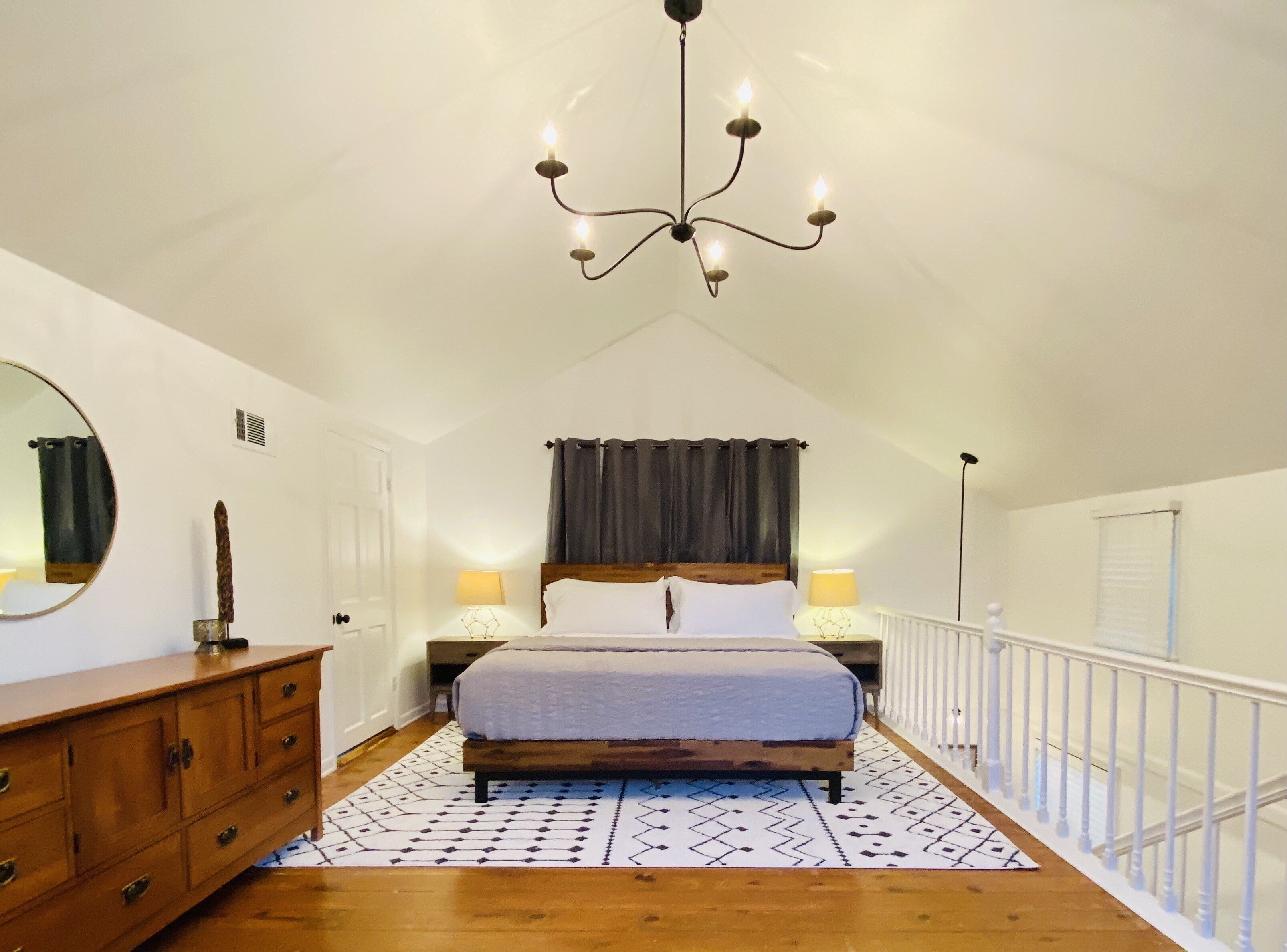 1 soverom, skrivebord, strykejern/-brett og wi-fi