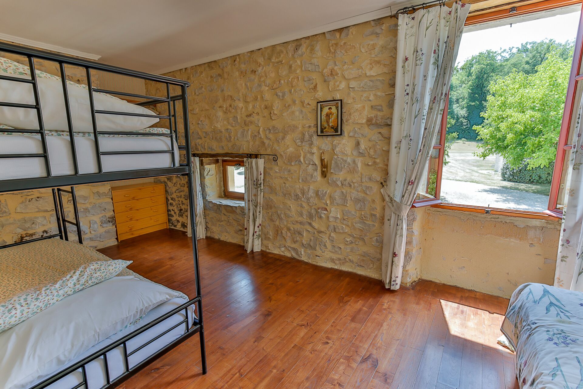 3 luxury holiday homes with swimming pool on a small estate in Dordogne / Lot