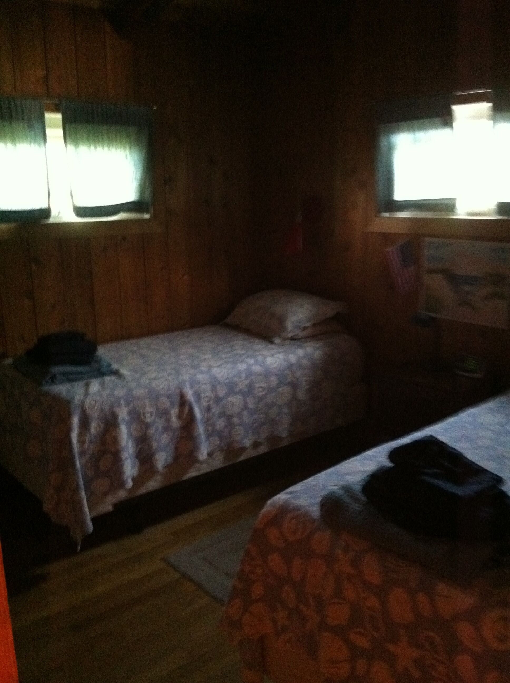 3rd house from the ocean, great ocean breeze and views, quietest block in OBP