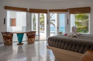 5 bedrooms, travel crib, free WiFi, bed sheets - Magnificent Beachfront villa designed by renowned architect in South Akumal. (Akumal)