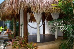 Terrace/patio - Magnificent Beachfront villa designed by renowned architect in South Akumal. (Akumal)