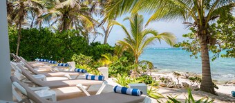 Magnifica villa sulla spiaggia progettata dal famoso architetto nel sud di Akumal.