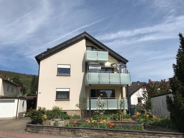 Exterior - Apartment in Quiet location, family-friendly, with proximity to the Tauber Valley Cycle (Igersheim)
