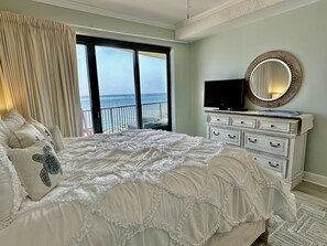 2 bedrooms, iron/ironing board, Internet, bed sheets