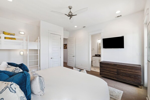 8 bedrooms, iron/ironing board, WiFi, bed sheets