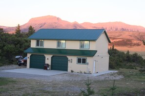 Exterior - Private Retreat in the Rocky Mountain Front with a Million Dollar View (Choteau)