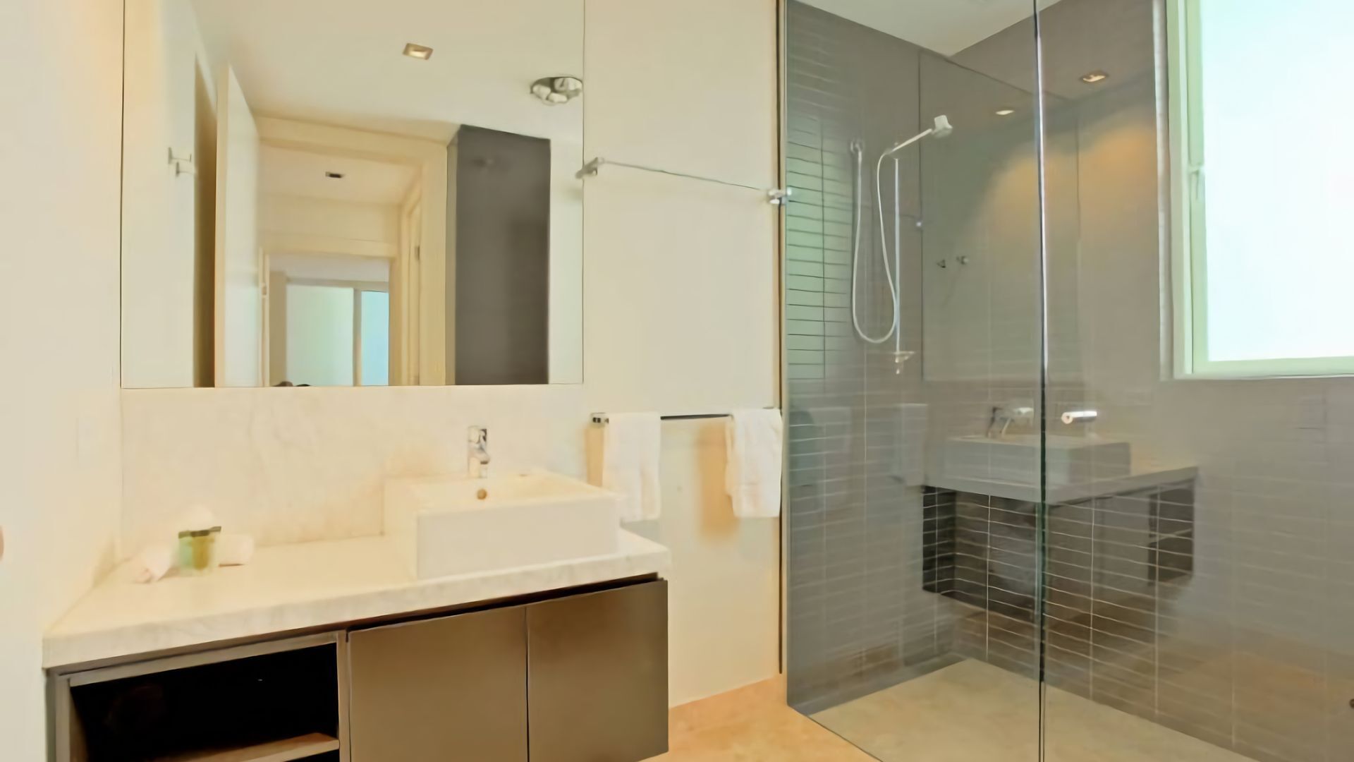 Ocean View 1 - Rainbow Beach. Luxury With Unrivalled Views. Stunning views. — image 17