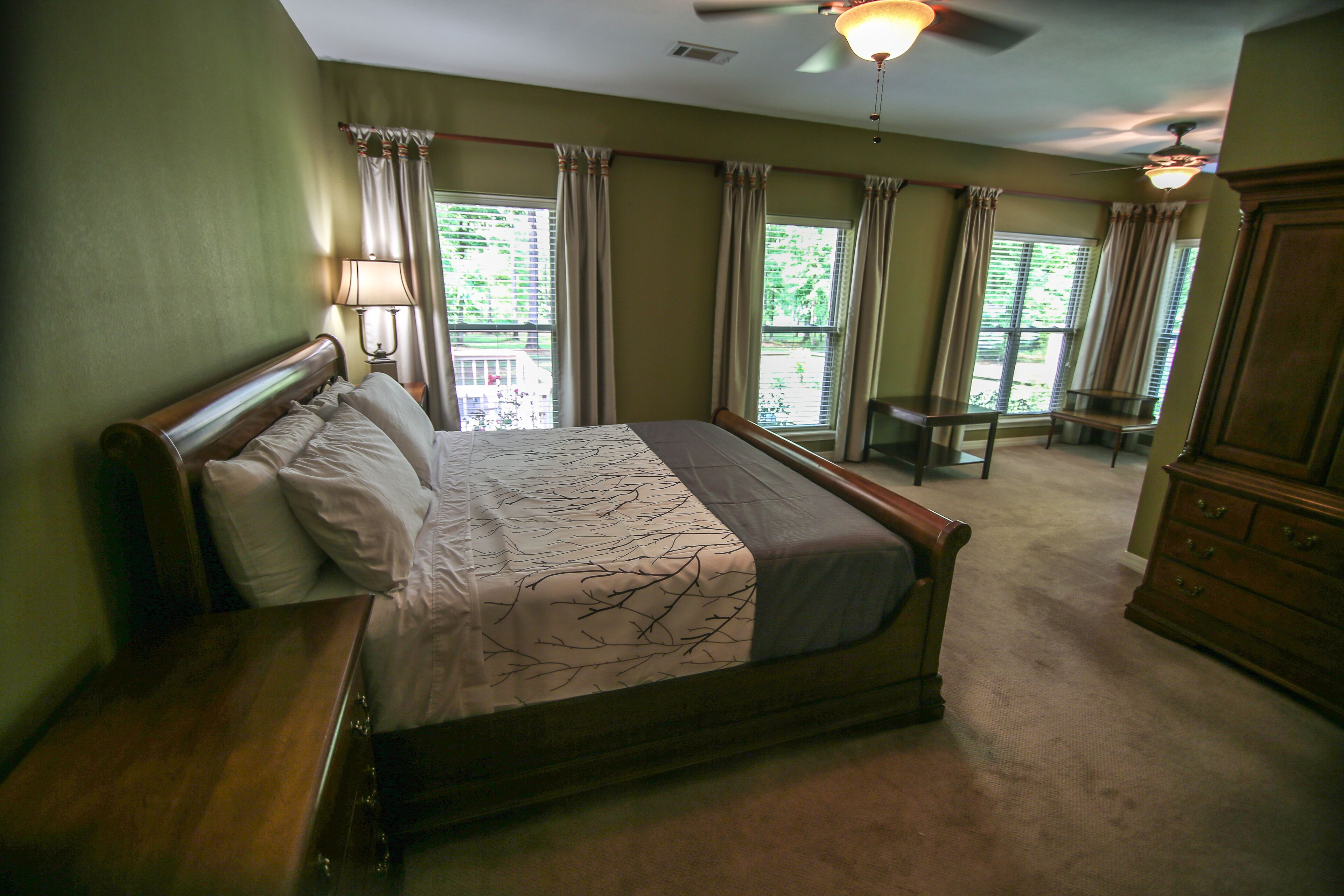 Remember When Cabins- The Lake Lodge