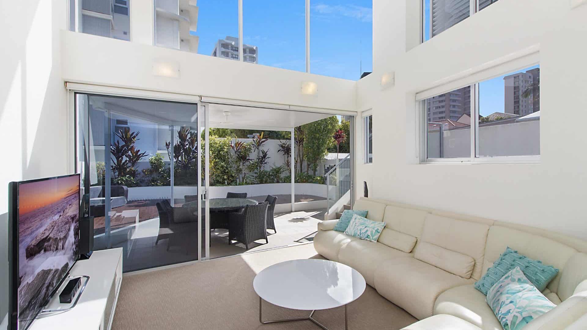 Rainbow Bay Villa - Spacious and Luxurious — image 7